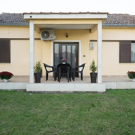 Garden Paradise In Megalochori * Tríkala